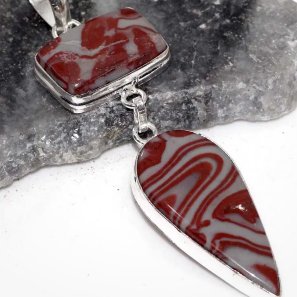 Wave Dolomite gemstone pendant - Picture 3 of 4